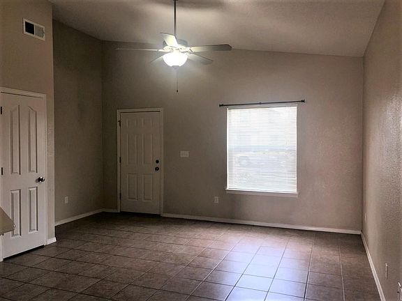 3rd image of 6986 Texas Oak Dr