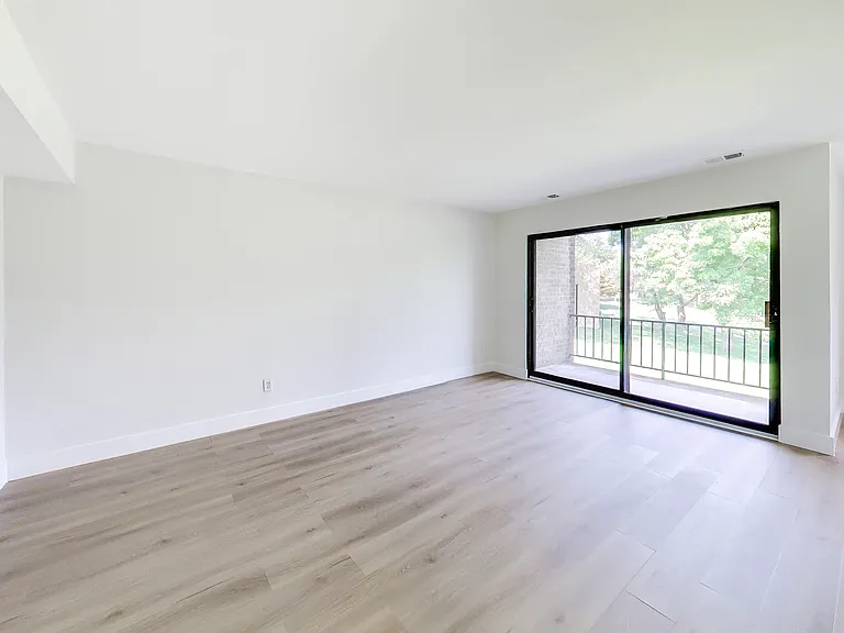 6027 Majors Ln #3 — Photo 17