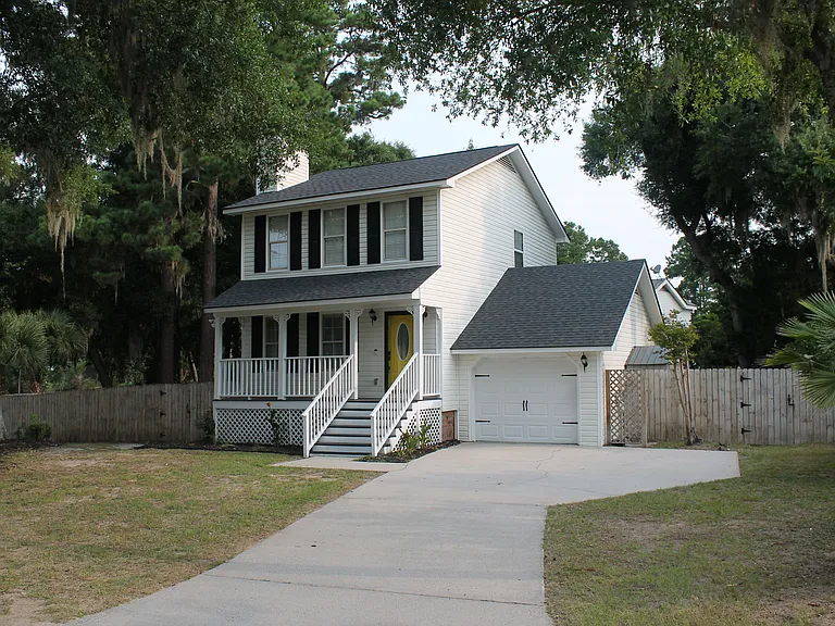 502 Pointe South Dr — Photo 1