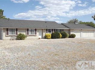 14201 Crow Rd, Apple Valley, CA 92307