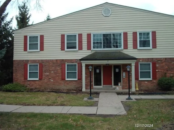 761 W Maple Rd #54, Clawson, MI 48017