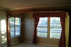 5th image of 1121 N Frost St
