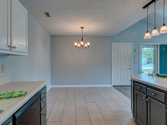 5th image of 824 Cobblestone Pl #0