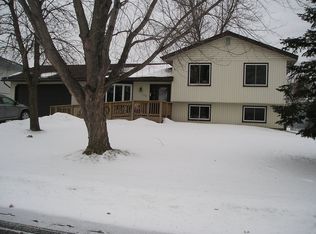 722 98th Ln NE, Blaine, MN 55434