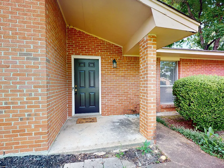 130 Graylynn Dr — Photo 3