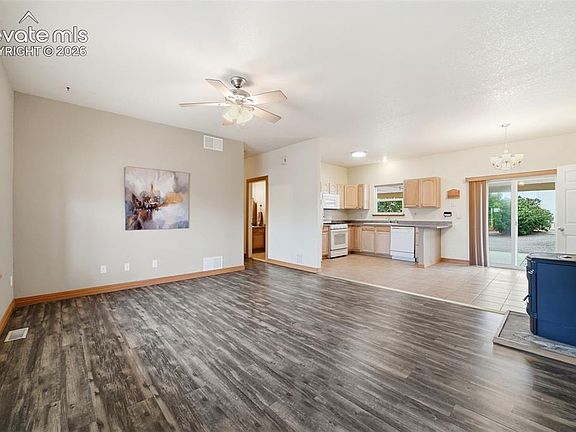 2nd image of 1008 E Kirkwood Dr