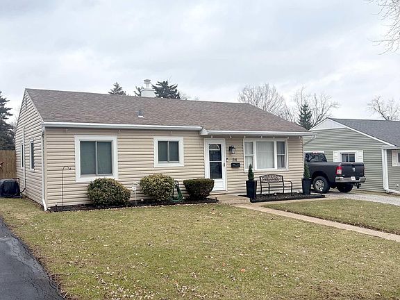 2nd image of 214 W Wharton Dr