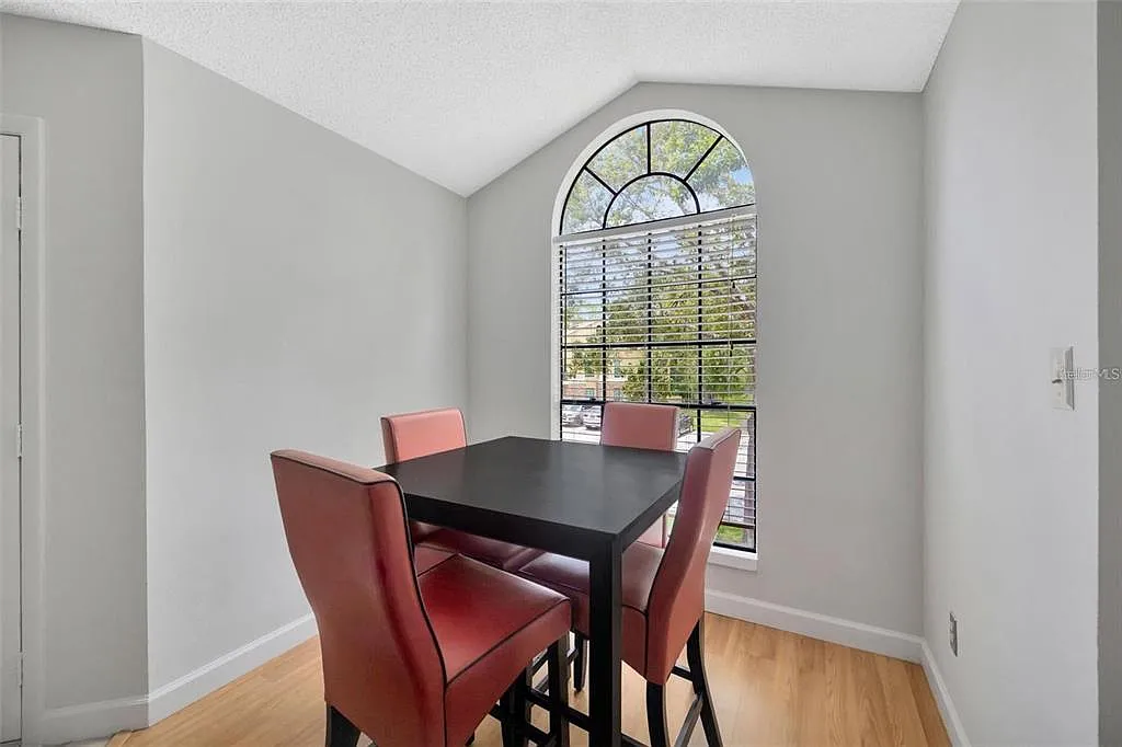 1 bed, 1.0 bath, 754 sqft, $1,750 — Photo 4