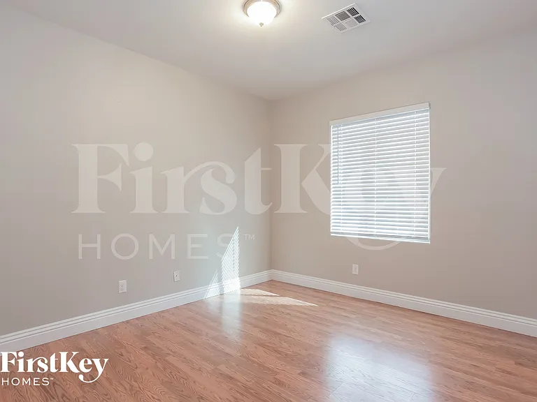 9100 Little Horse Ave — Photo 10