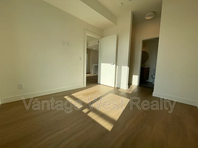 3699 Capozzi Rd #306 — Photo 9