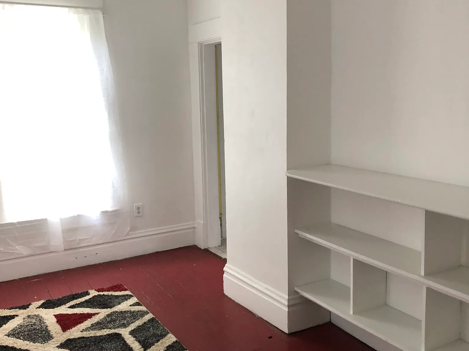 5 bed, 1500 sqft, $2,200 — Photo 3