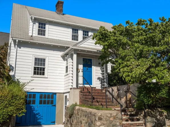 61 Tesla Ave, Medford, MA 02155