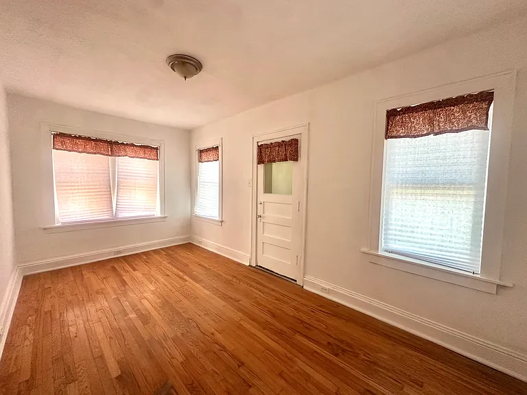 3865 Alberta St #1 — Photo 10