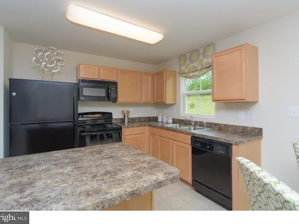 2nd image of 1601 Marta Dr