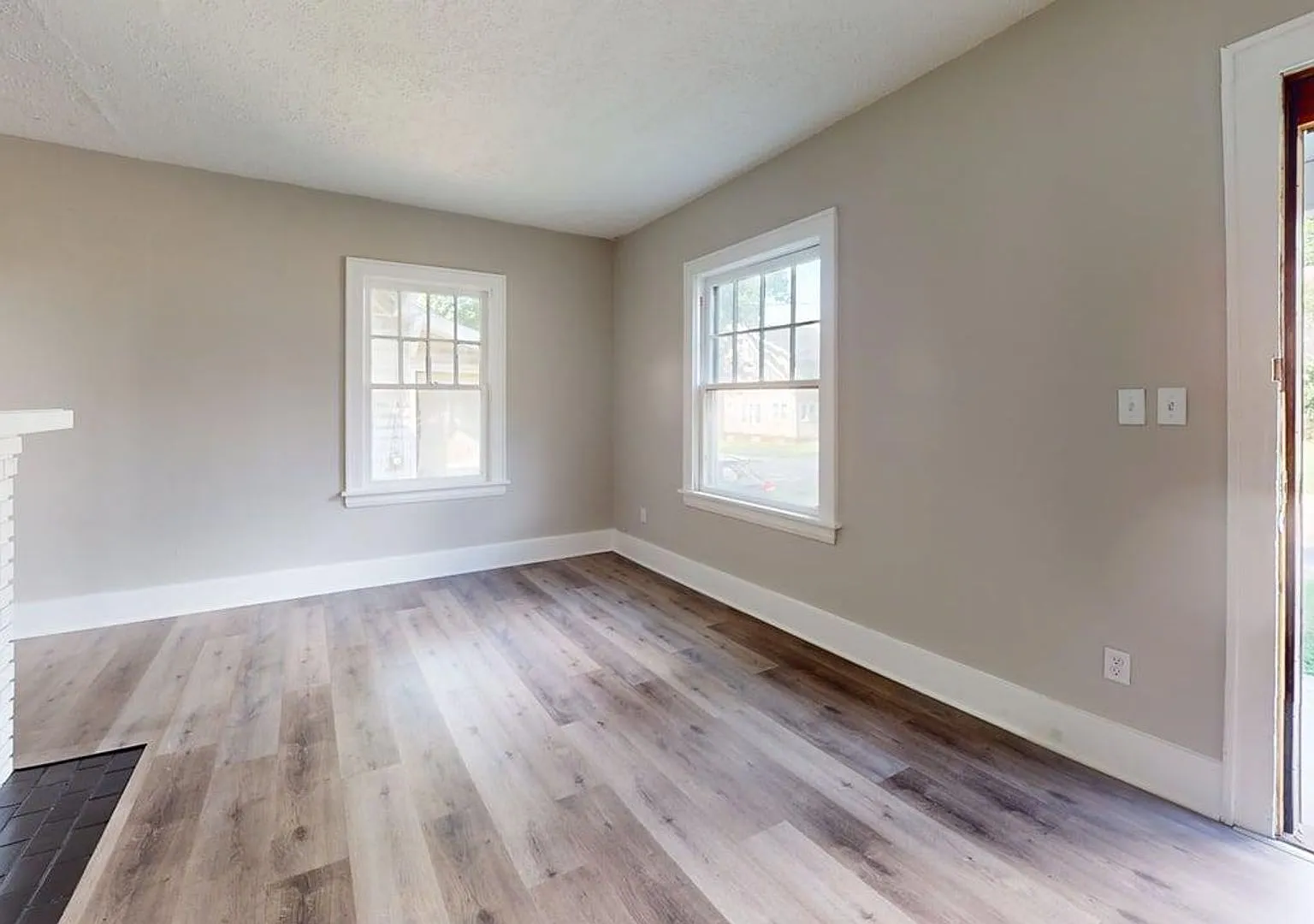 294 Madison Ave — Photo 3