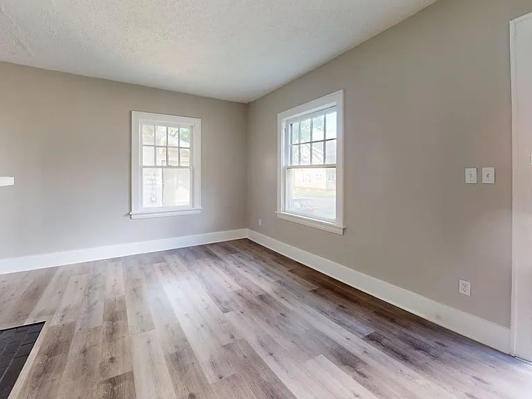 294 Madison Ave — Photo 29