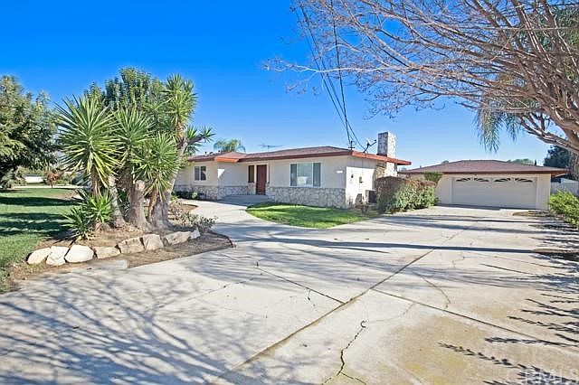 1st image of 11389 Vernon Ave