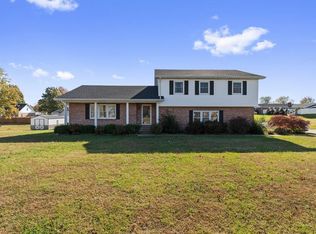 105 Nelson St, Clay, KY 42404