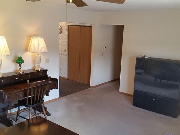 4th image of 703 S Sandusky St