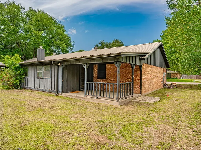 113 Wheeler Dr — Photo 5