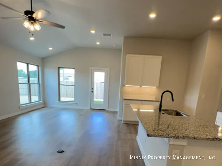 3526 Turner Ave — Photo 5