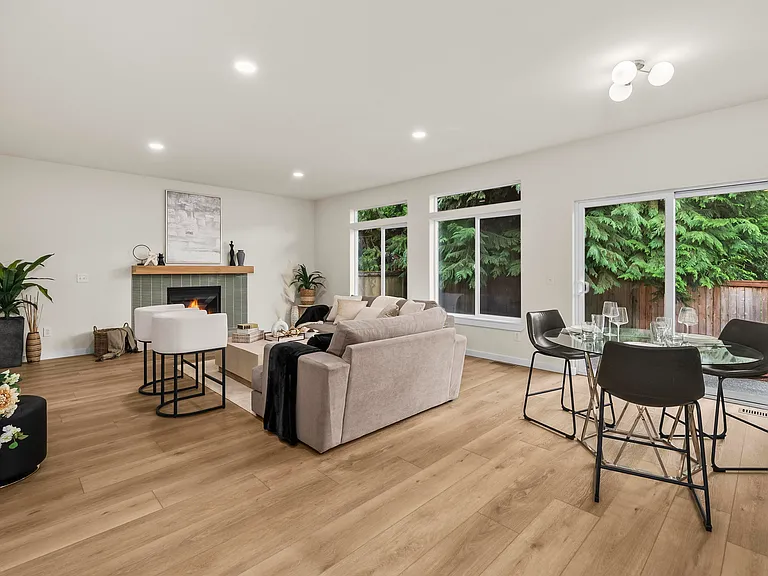 4938 Old Oak St SE — Photo 12