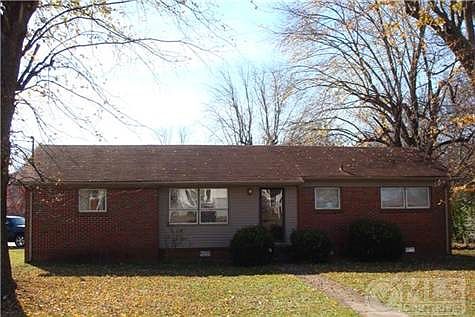 2nd image of 216 Chestnut Dr