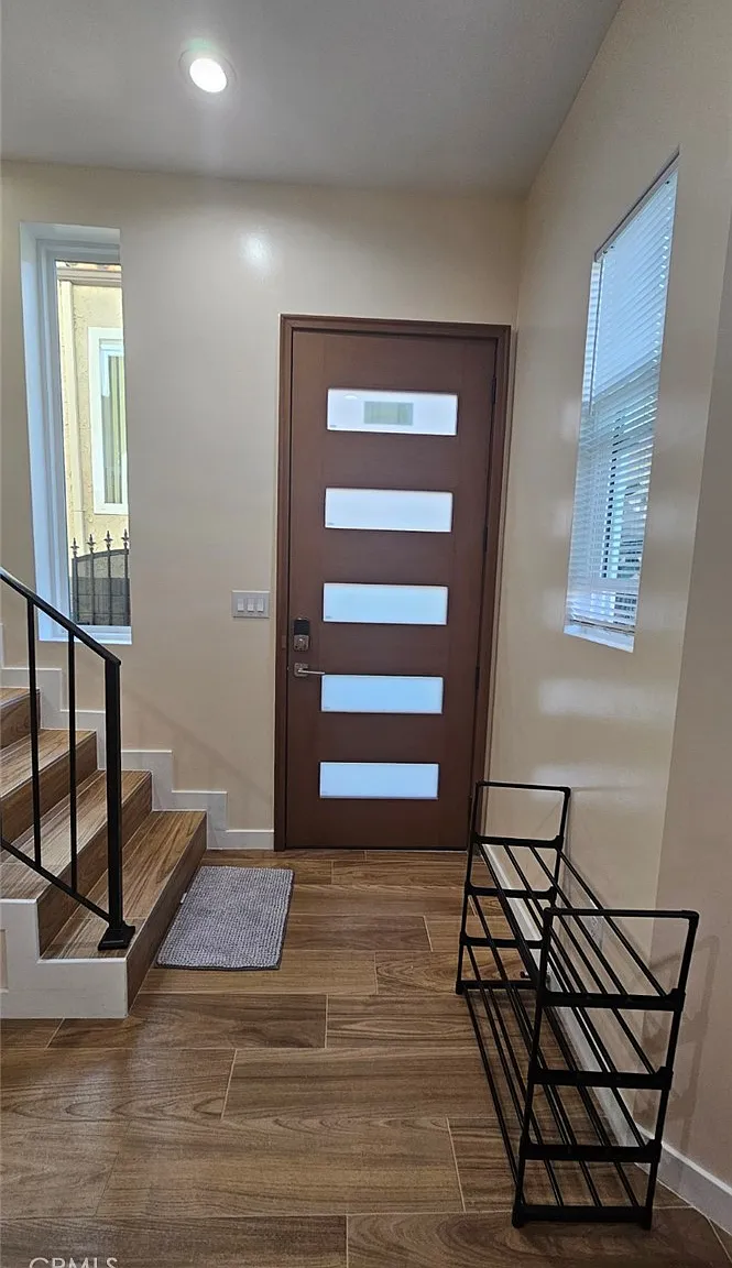 3 bed, 7.5 bath, 950 sqft, $3,750 — Photo 3