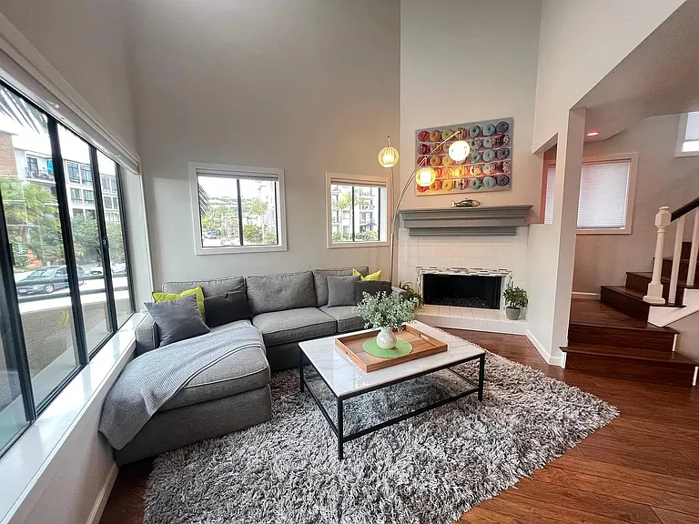 8132 Camino Del Sol #F — Photo 21