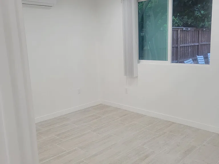 23099 Runnymede St — Photo 7
