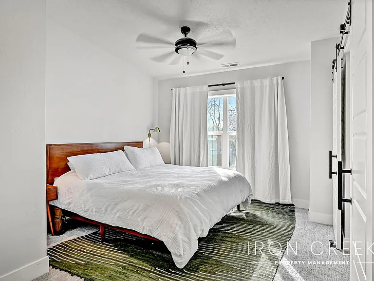 2928 W Davis St — Photo 9
