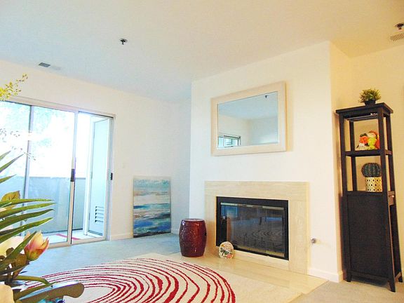 5th image of 300 Murchison Dr APT 211