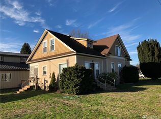 215 5th St, Lynden, WA 98264