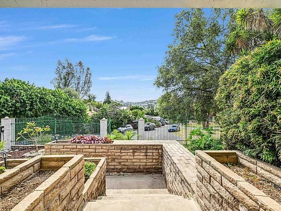 4th image of 3056 Overhill Dr