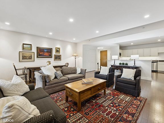 4th image of 410 W Burlington Ave Unit 203