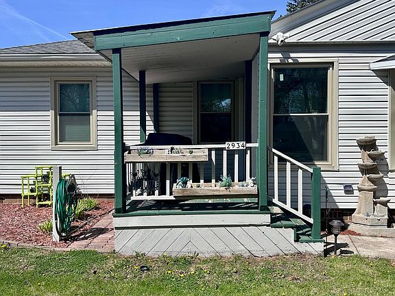4th image of 2934 Oak Ave