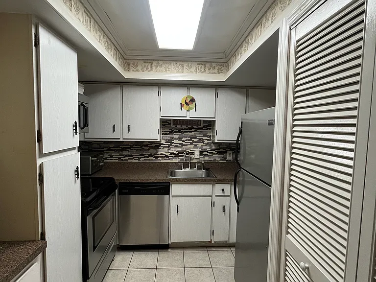 671 Midway Dr #A — Photo 7
