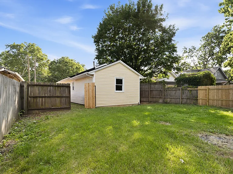 105 Marne Ave — Photo 29