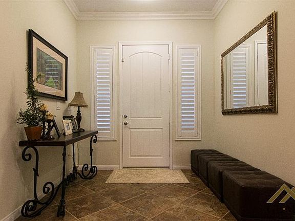 3rd image of 6903 Canaletto Ave