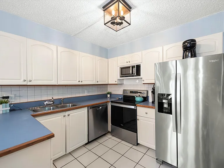 4029 Sandlewood Ln #3 — Photo 6