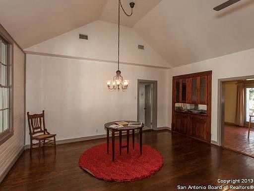 5th image of 1616 San Jacinto St