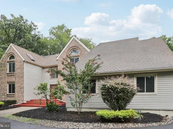 22 Holly Oak Dr, Voorhees, NJ 08043