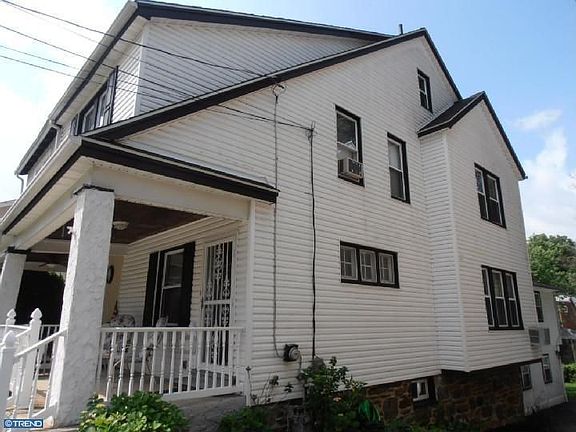 3rd image of 608 Woodland Dr