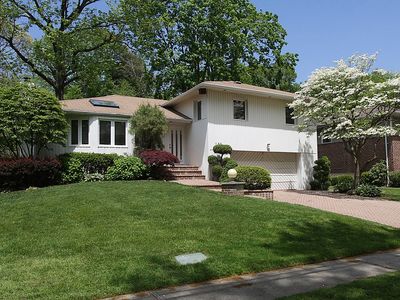 125 Stratford St N, Roslyn Heights, NY, 11577