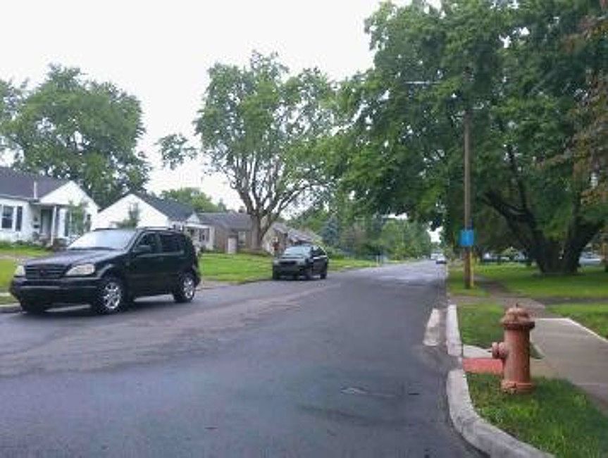 Exterior Neighborhood (street photo)