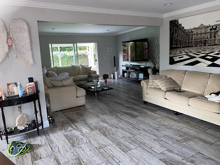 6919 Jamieson Ave — Photo 2