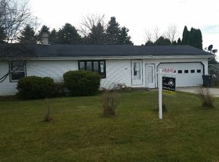 695 E Washington Ave, Cleveland, WI 53015