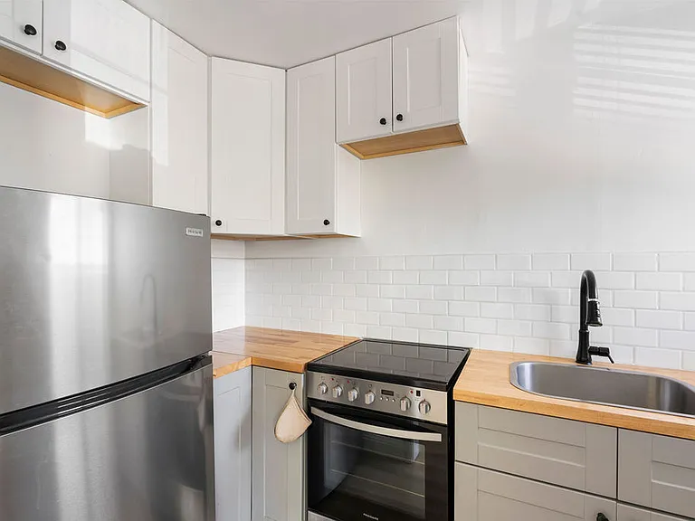 1045 Riverside Dr #D-3 — Photo 11