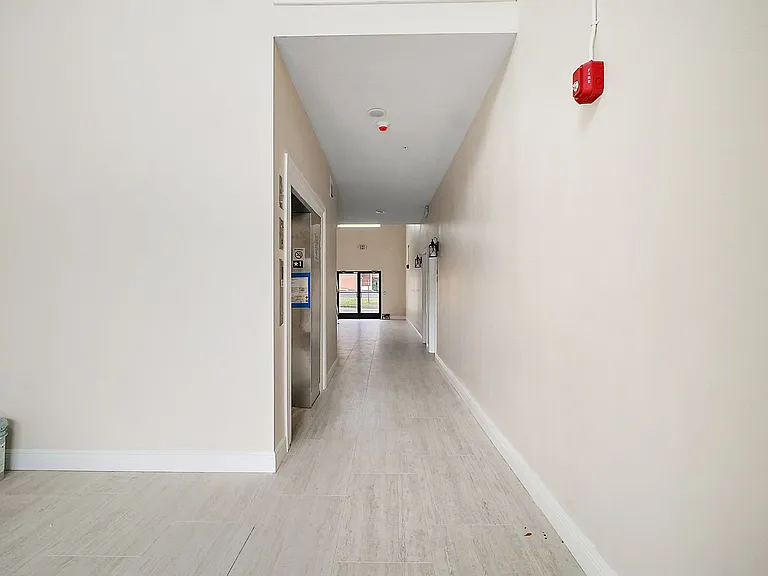 201 N Dewey St #202 — Photo 31