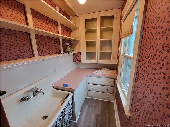 5th image of 393 Highland Ave #2